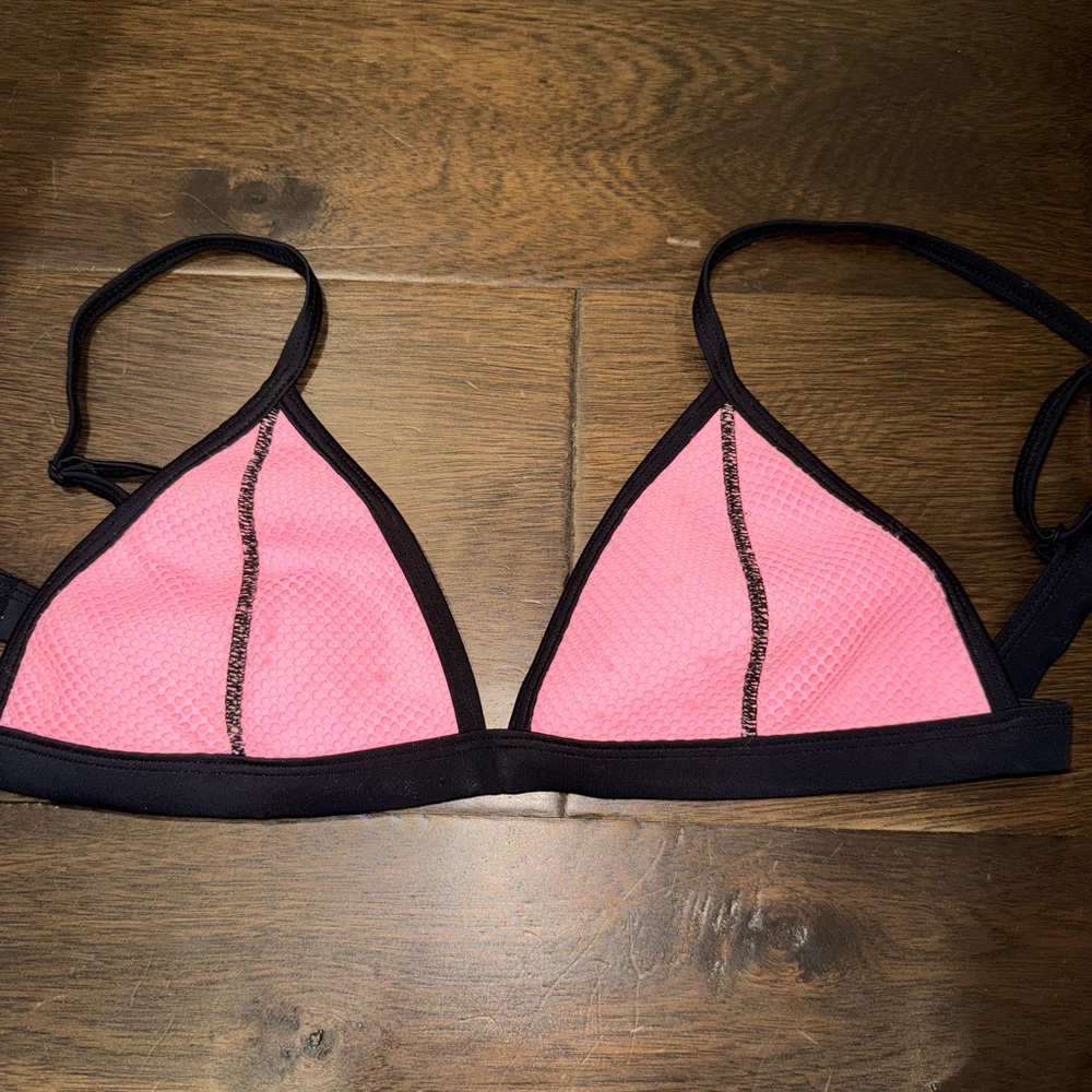 Triangl Bikini Top! Size Medium